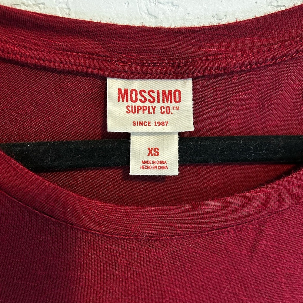 Mossimo Supply Co. Women's Burgundy Twist-Front Tee - Picture 2 of 2
